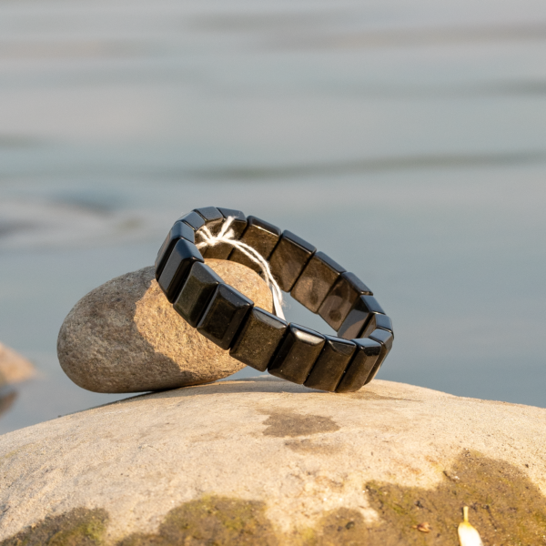 Black tourmaline flat